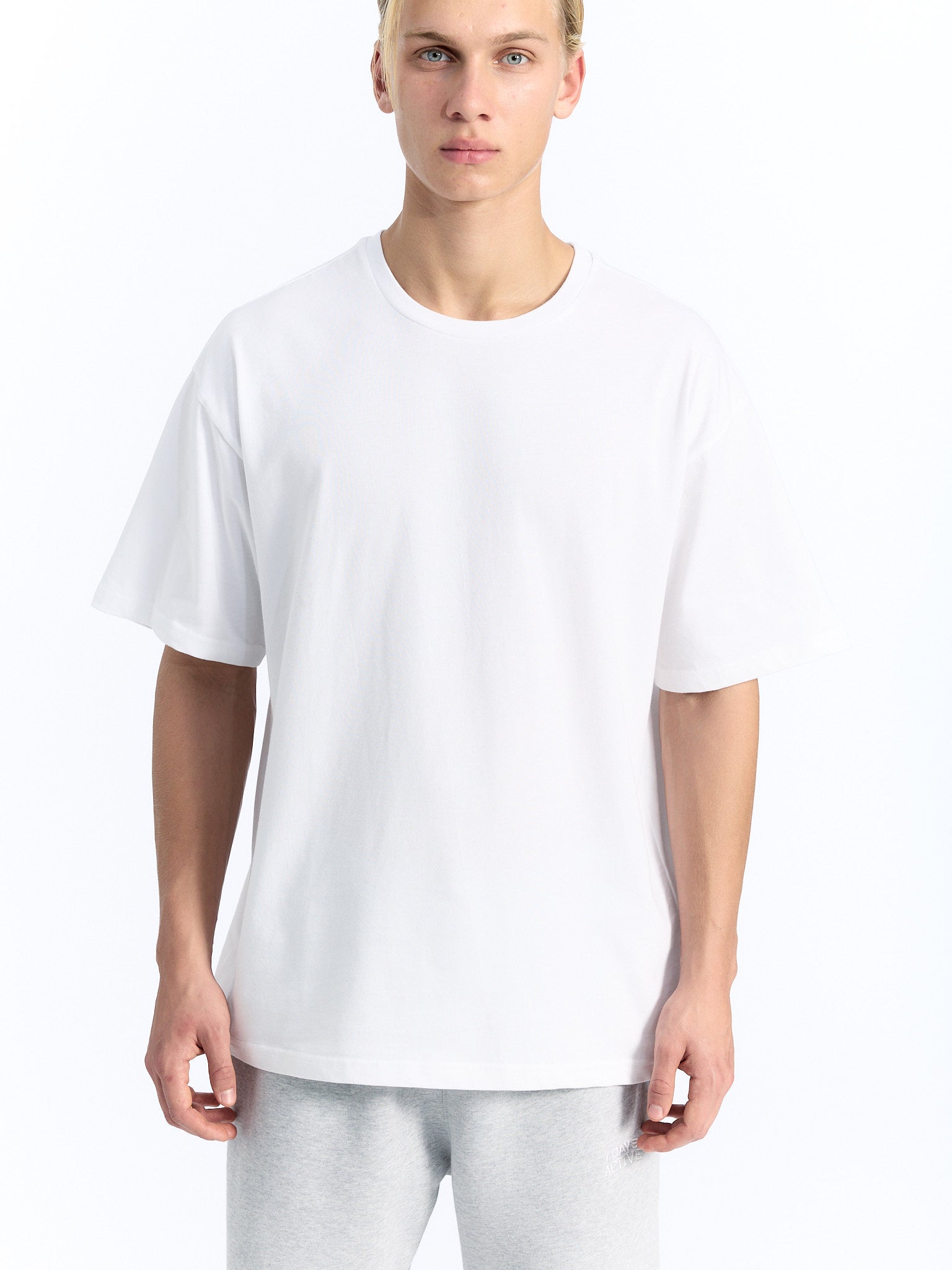 Organic Regular Logo Tee – 7 DAYS Active