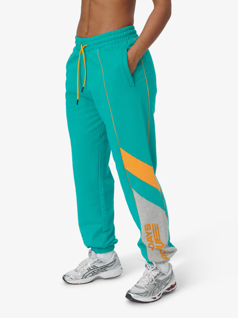 7 DAYS Malone Sweat Pants Sweatpants 947 Spectra Green